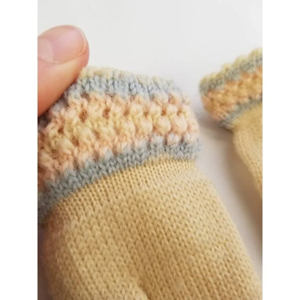 Vtg MCM Infants Knit Mittens with Bunny Applique and Beading